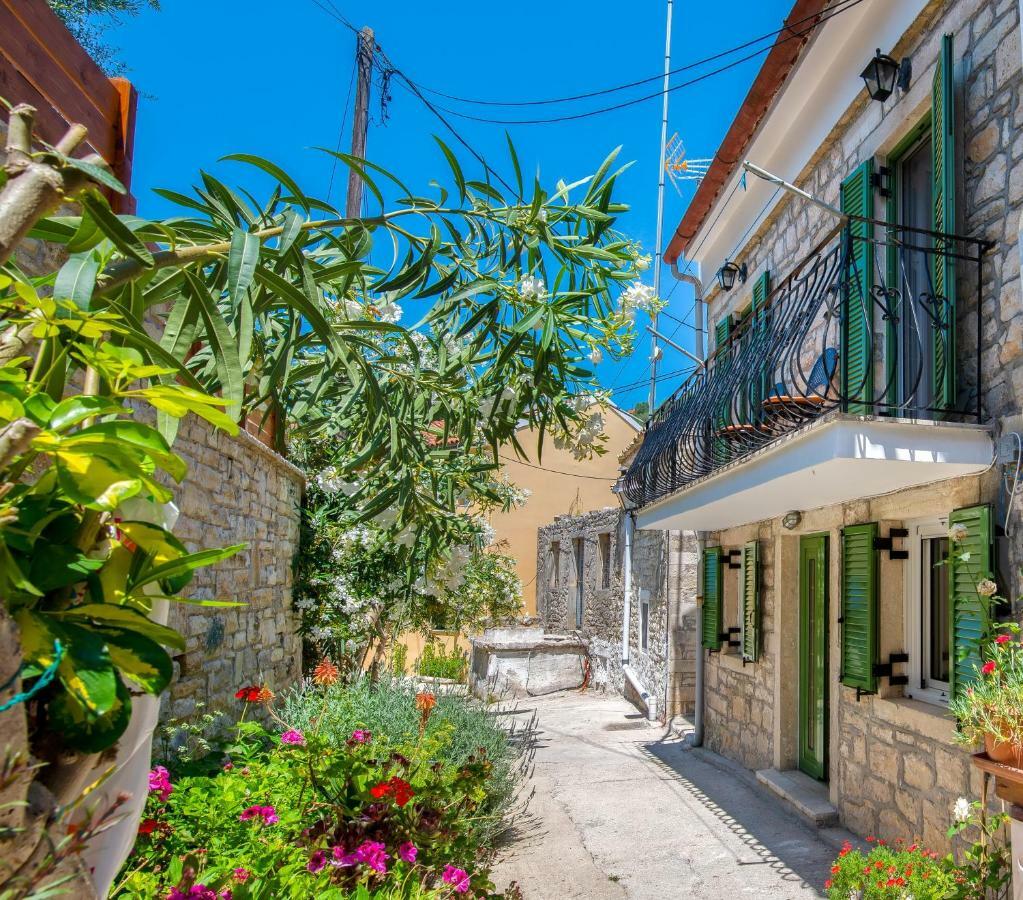 Loggos Couple Suite Longós Exterior foto